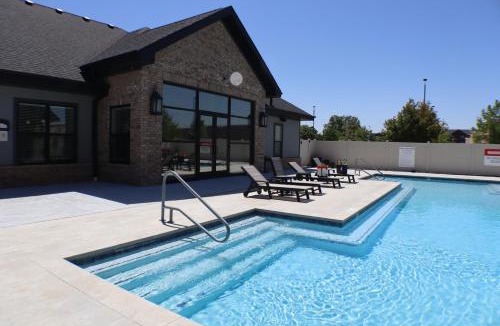 Rogers Apartment | Trails End Here, King Bds, Pool, Gym, Bike Storage