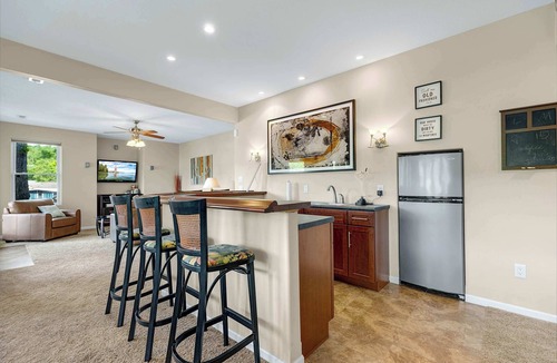 Sunrise Beach House | Trails End Hideaway – Waterfront