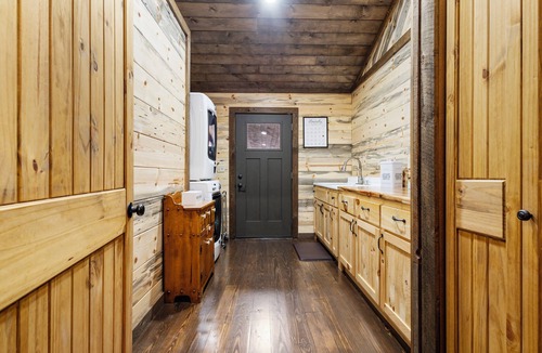 Morganton Cabin | Trails End Lodge - 5 BR cabin in Morganton with Games, WiFi, Hot Tub