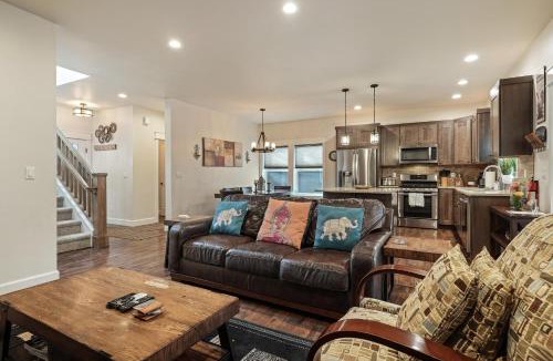 Westbrook Meadows House | Trails End Retreat