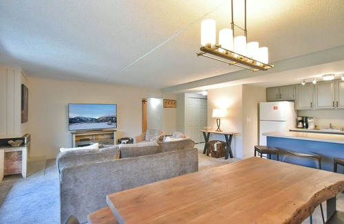 Peak 9 Condo | Trails End Slopeside Condo: Ski-In/Out, Walk to Town!