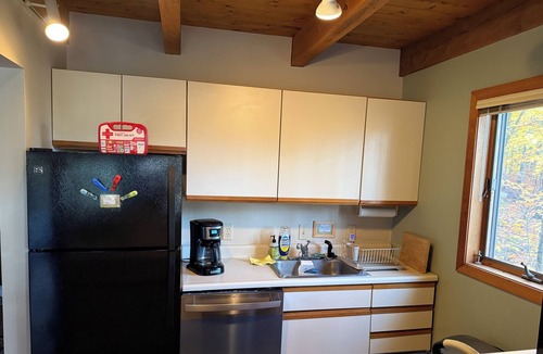 Thornton House | Trails EndnSki, Hike, Charge, and Unwind