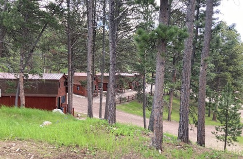 Deadwood House | Trailshead Lodge - Cabin 4