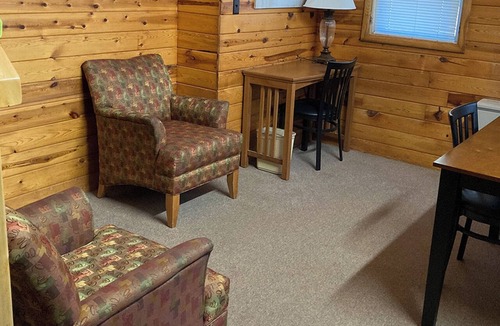 Deadwood House | Trailshead Lodge - Cabin 5