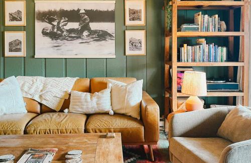 Mount Crested Butte Apartment | Trailside 3BR Top-Floor Views and Sauna