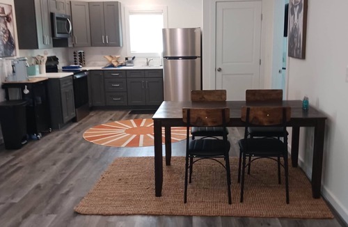 Farmville House | Trailside Cottage | Spacious 2BR Near Greenfront