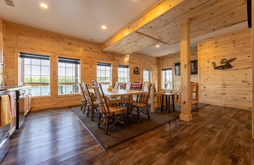 Houghton Cabin | Trailside Fun River Cabin 21B