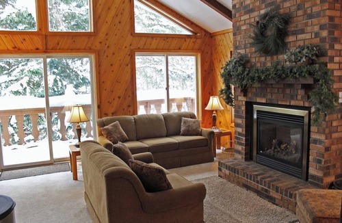 Bessemer Ski Chalet | Trailside Home on Powderhorn Mountain with A Sauna and Hot Tub