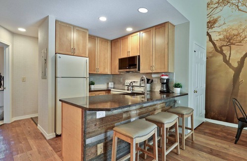 Killington Condo | Trailside Loft at Pico | Ski-In/Out Condo w/Loft + 2BR | Steps to Lift