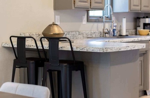Bella Vista House | Trailside Retreat w/Fire Pit & Garage