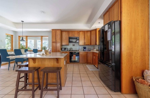 Shadow Mountain House | Trailside Suite with Jetted Tub