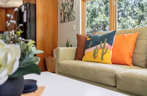 Shadow Mountain House | Trailside Suite with Jetted Tub
