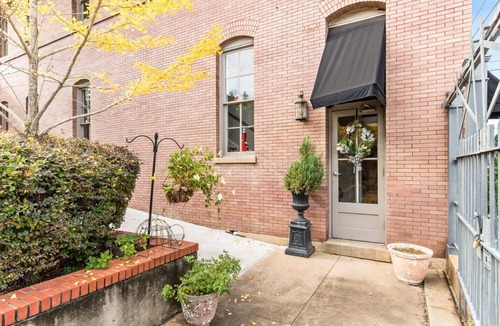 Natchez Condo | Train Depot | 2/1.5 | Heart of Downtown | Washer/Dryer