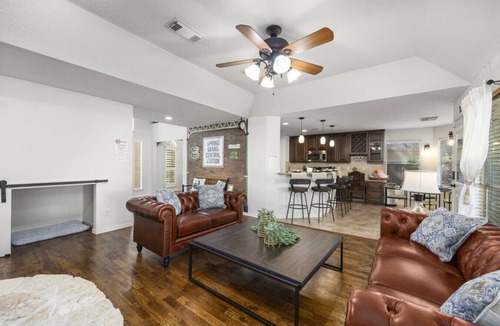 Willow House | Train Themed 5BR with Heated Pool Hot Tub EV Charger Sleeps 16