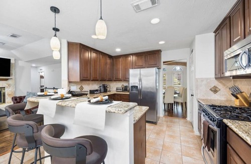 Willow House | Train Themed 5BR with Heated Pool Hot Tub EV Charger Sleeps 16