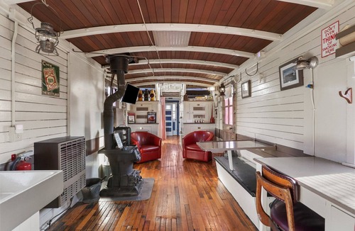 Palmer Cottage | Trainmaster's Inn - Caboose