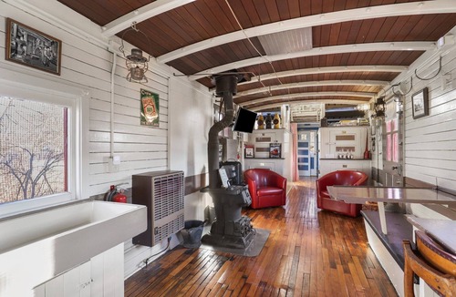 Palmer Cottage | Trainmaster's Inn - Caboose