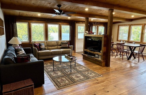 Wentworth-Nord Ski Chalet | Tralina Lakefront Cottage: Private Beach, Incredible views, 5 min to Store/SAQ