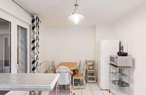 Englesqueville-la-Percee House | Tranquil Garden Retreat by the Sea