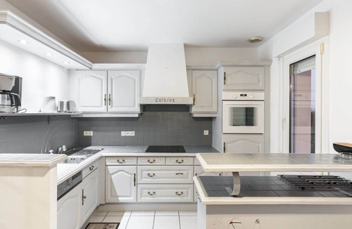 Englesqueville-la-Percee House | Tranquil Garden Retreat by the Sea