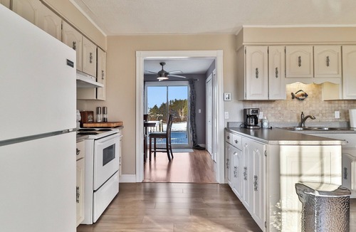 Acadian Peninsula House | Tranquil Riverside Cottage with beautiful Sunsets