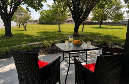 Forney House | Tranquil 1.5-Acre Retreat with Modern Comfort