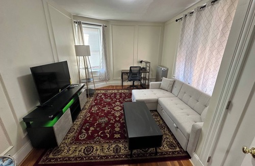 North Brookline Apartment | Tranquil 1-bedroom apartment with AC in charming Brookline - 11#6