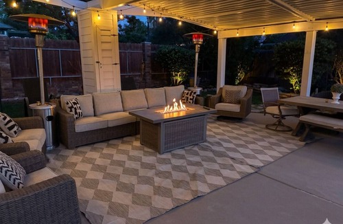 South Redlands House | Tranquil 1-bedroom poolside bungalow in charming South Redlands