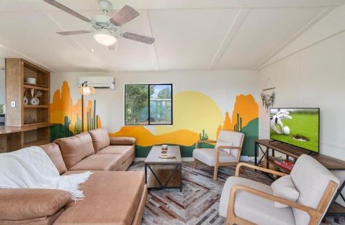 Williams House | Tranquil 12-Acre Haven by Grand Canyon Awaits