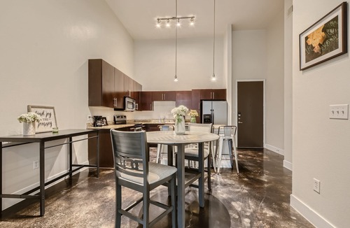 Oak Lawn Apartment | Tranquil 1BR -Heart of Dallas