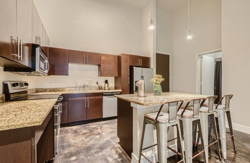 Oak Lawn Apartment | Tranquil 1BR -Heart of Dallas
