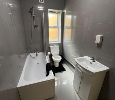 Gravesend Apartment | Tranquil 1BR in Gravesend