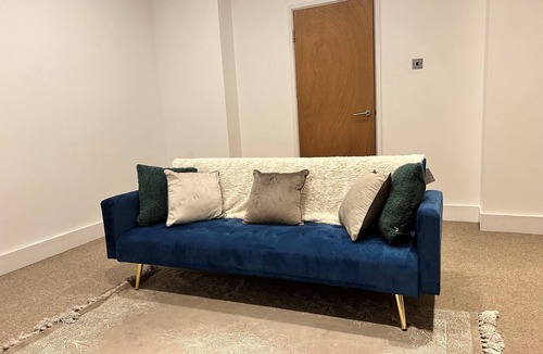 Peterborough Apartment | Tranquil 2 Bed Apartment