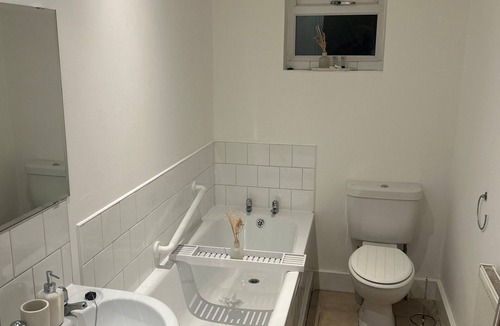 Peterborough Apartment | Tranquil 2 Bed Apartment