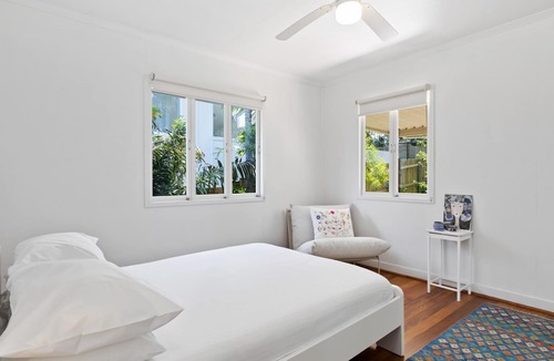 Stafford Heights House | Tranquil 2-Bed House with Spacious Backyard & Deck