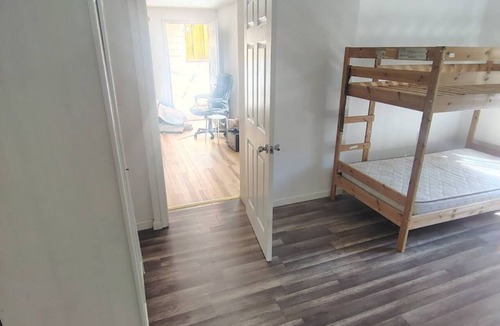 Castro Valley Bed & Breakfast | Tranquil 2-bedroom bed & breakfast walking distance to the Lake East Bay.