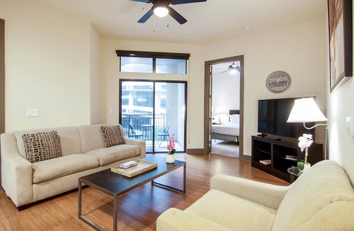The Galleria Apartment | Tranquil 2-bedroom apartment with AC, fitness room in Houston