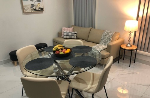 Campbelltown House | Tranquil 2 bedroom flat with private courtyard