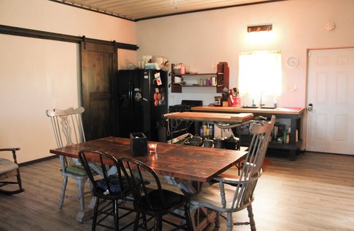 Oxford Cabin | Tranquil 2-bedroom cabin with AC near charming Oxford