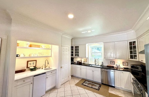Cliff Walk Condo | Tranquil 2-bedroom condo with AC in Guilded Age Mansion in Newport