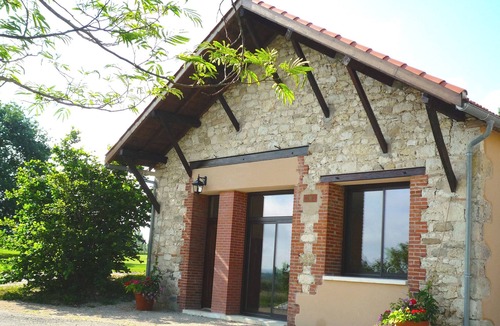 Montels Cottage | Tranquil 2-bedroom cottage in cool Montels for a relaxing stay