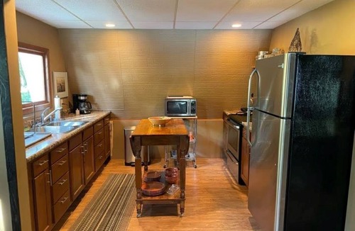 Montello Cottage | Tranquil 2 Bedroom Getaway on Private Lake