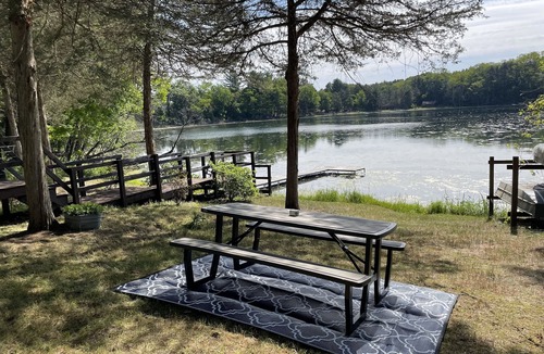 Montello Cottage | Tranquil 2 Bedroom Getaway on Private Lake