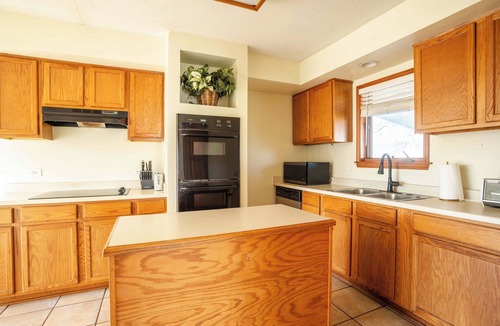 Mission House | Tranquil 2-bedroom house quiet neighborhood near Country Club Plaza
