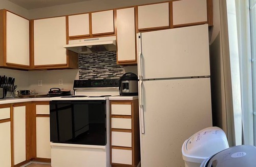 East Raleigh House | Tranquil 2-bedroom townhome with AC in vibrant Raleigh