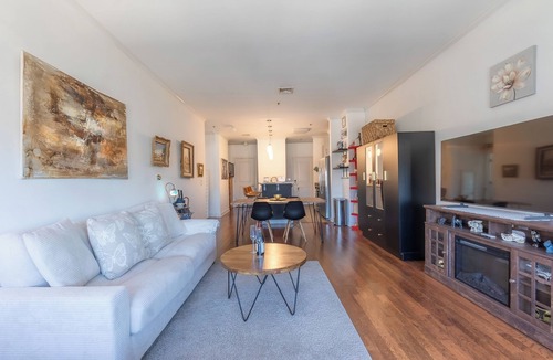 Hackensack River Waterfront Condo | Tranquil 2-bedroom apartment in Jersey City close to NYC with AC, fitness room