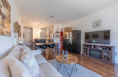Hackensack River Waterfront Condo | Tranquil 2-bedroom apartment in Jersey City close to NYC with AC, fitness room