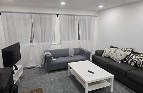 Cottage Lake House | Tranquil 2-bedroom house in wonderful Woodinville neighborhood