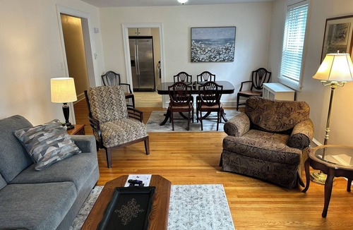 Bryn Mawr Apartment | Tranquil 2 BR Grnd Fl Near Bryn Mawr College