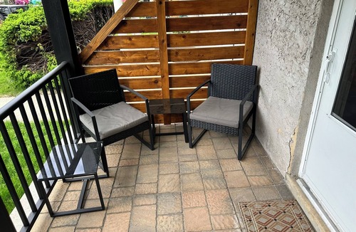Bryn Mawr Apartment | Tranquil 2 BR Grnd Fl Near Bryn Mawr College